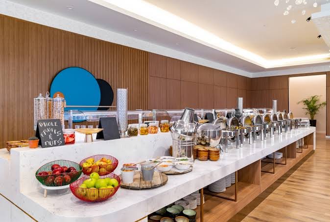 Lune at Radisson Riyadh Airport: A Mediterranean Dining Escape Above the Clouds