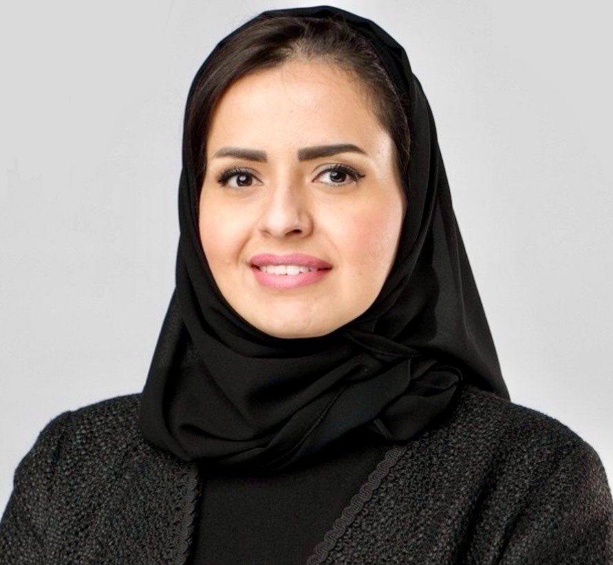 Rawan El-Bawab: Bridging Technology and Creativity in the Digital Age 1 Rawan El-Bawab: Bridging Technology and Creativity in the Digital Age